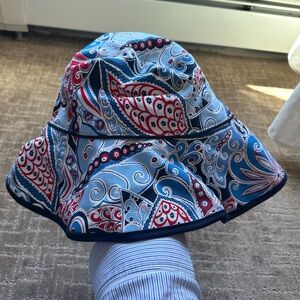 NWT Vera Bradley Crusher Bucket Hat in Seaside